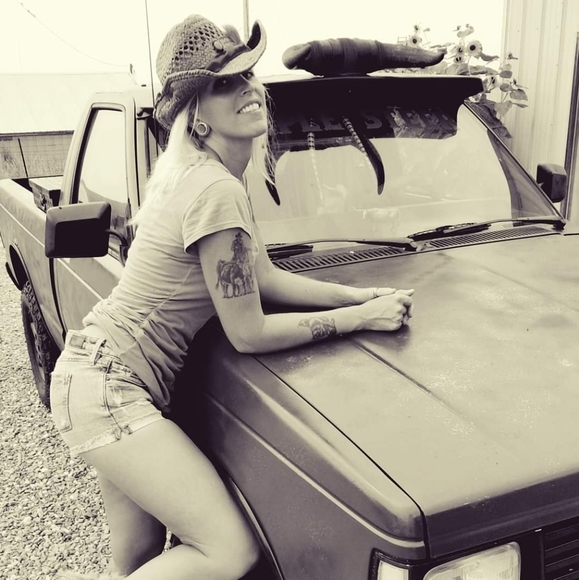 Meet your Posher, Alicia - Picture 4 of 7